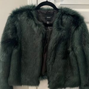 Woman’s Forever 21 Faux Fur crop coat size small dark green in color never worn